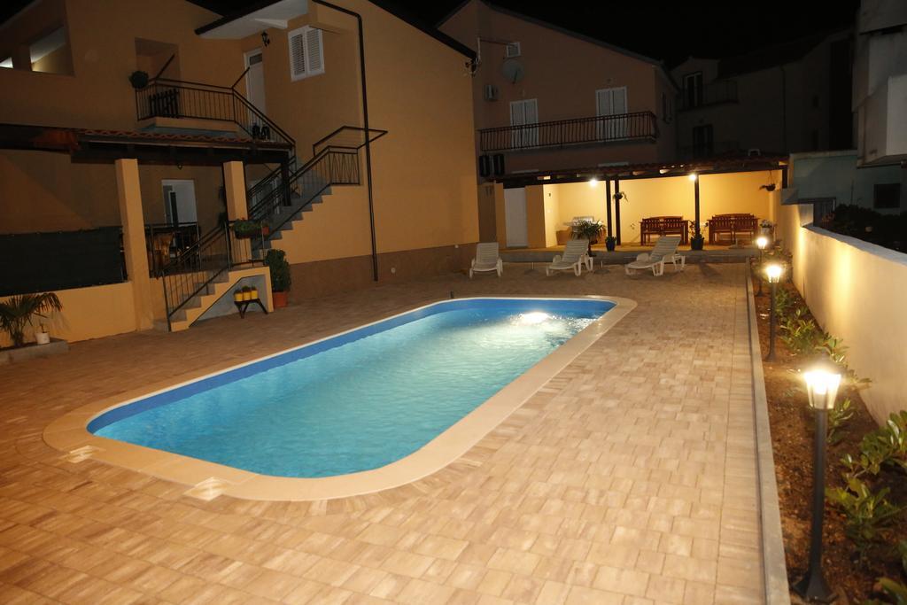 Apartmani Sprljan Vodice Eksteriør billede